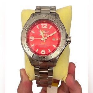 Pro Diver Men
Model 6331 - Men's Watch Quartz Invicta Red Dial Silver Band Watch